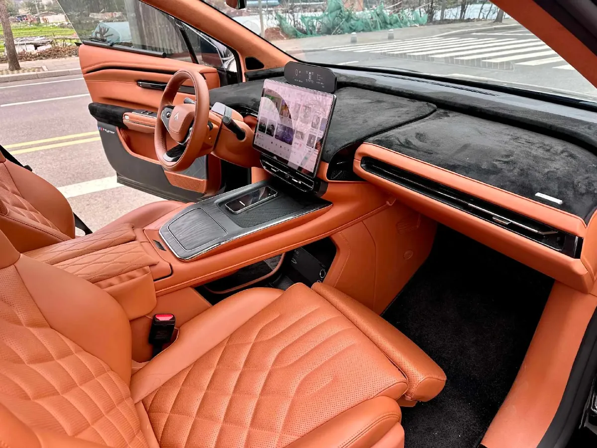 2024 HYPTEC HT BEV 80KWH,autocango,china used car exporter,china ev exporter,chinese used car exporter,chinese used ev exporter