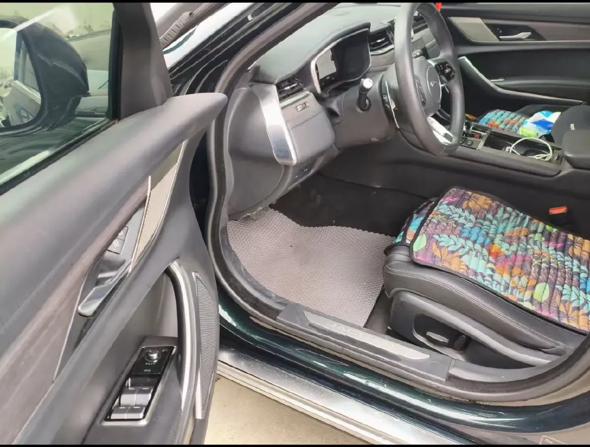 2023 Jaguar XFL 2.0T 200HP L4 8AT,autocango,china used car exporter,china ev exporter,chinese used car exporter,chinese used ev exporter