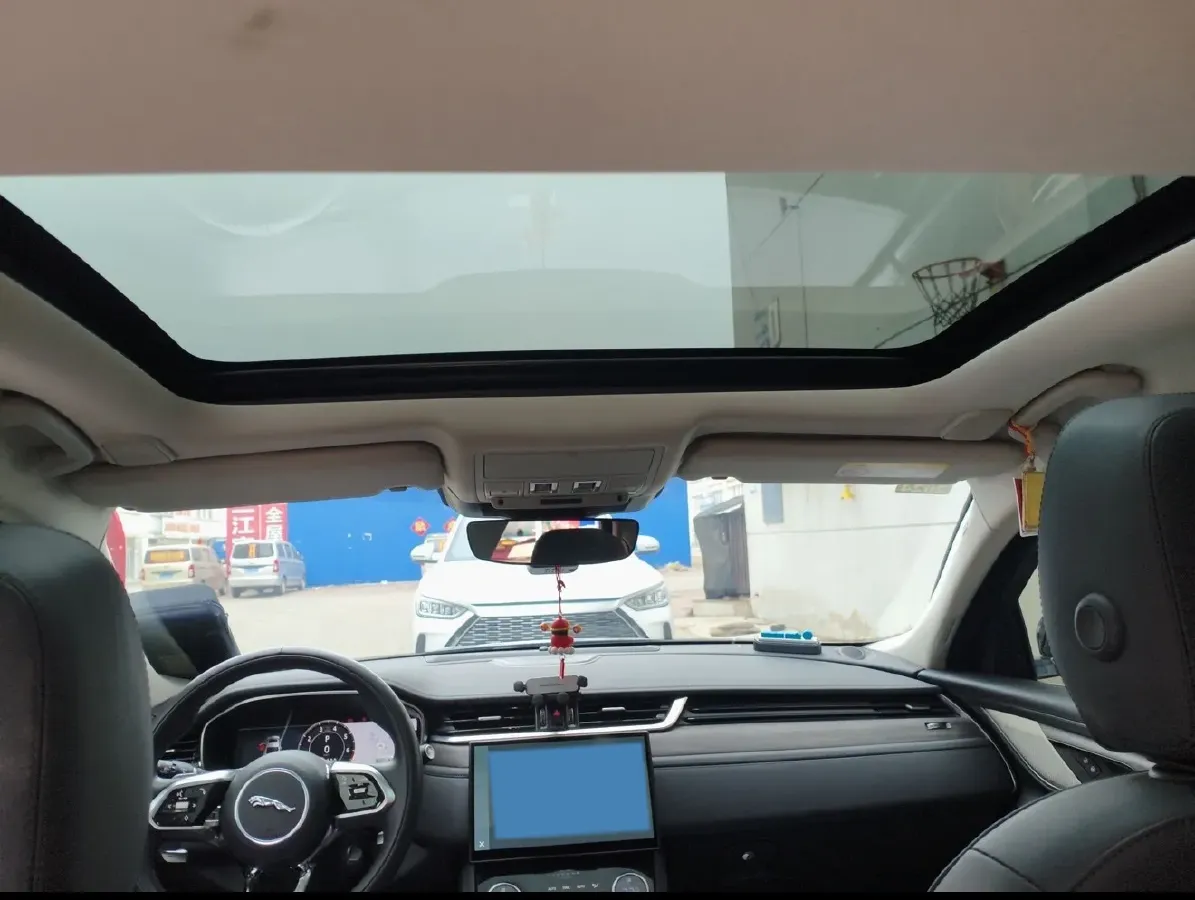 2023 Jaguar XFL 2.0T 200HP L4 8AT,autocango,china used car exporter,china ev exporter,chinese used car exporter,chinese used ev exporter