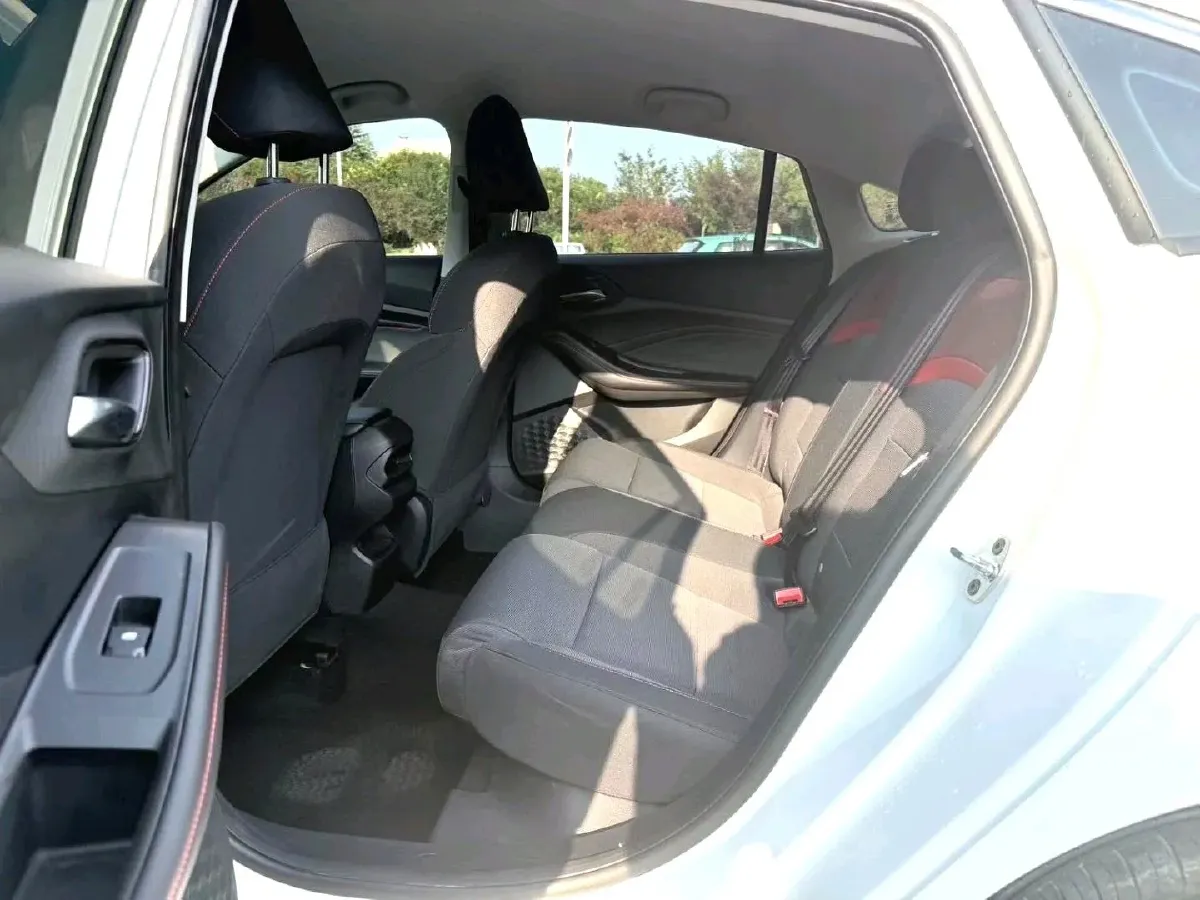 2023 MG 5 1.5L 129HP L4 5MT,autocango,china used car exporter,china ev exporter,chinese used car exporter,chinese used ev exporter