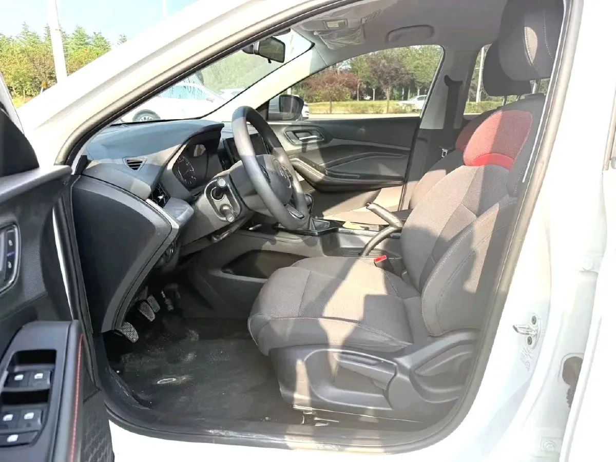 2023 MG 5 1.5L 129HP L4 5MT,autocango,china used car exporter,china ev exporter,chinese used car exporter,chinese used ev exporter