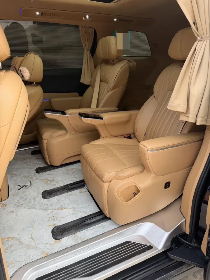 2025 Voyah Dream 1.5T 150HP L4 PHEV 41.7KWH,autocango,china used car exporter,china ev exporter,chinese used car exporter,chinese used ev exporter