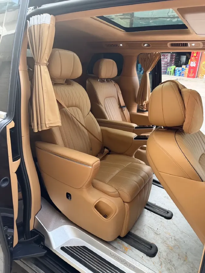 2025 Voyah Dream 1.5T 150HP L4 PHEV 41.7KWH,autocango,china used car exporter,china ev exporter,chinese used car exporter,chinese used ev exporter