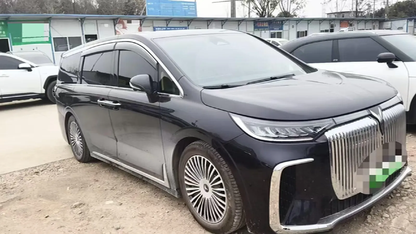 2025 Voyah Dream 1.5T 150HP L4 PHEV 41.7KWH,autocango,china used car exporter,china ev exporter,chinese used car exporter,chinese used ev exporter