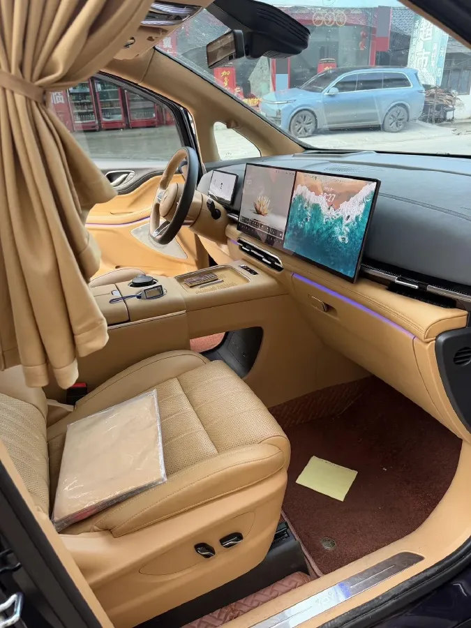 2025 Voyah Dream 1.5T 150HP L4 PHEV 41.7KWH,autocango,china used car exporter,china ev exporter,chinese used car exporter,chinese used ev exporter