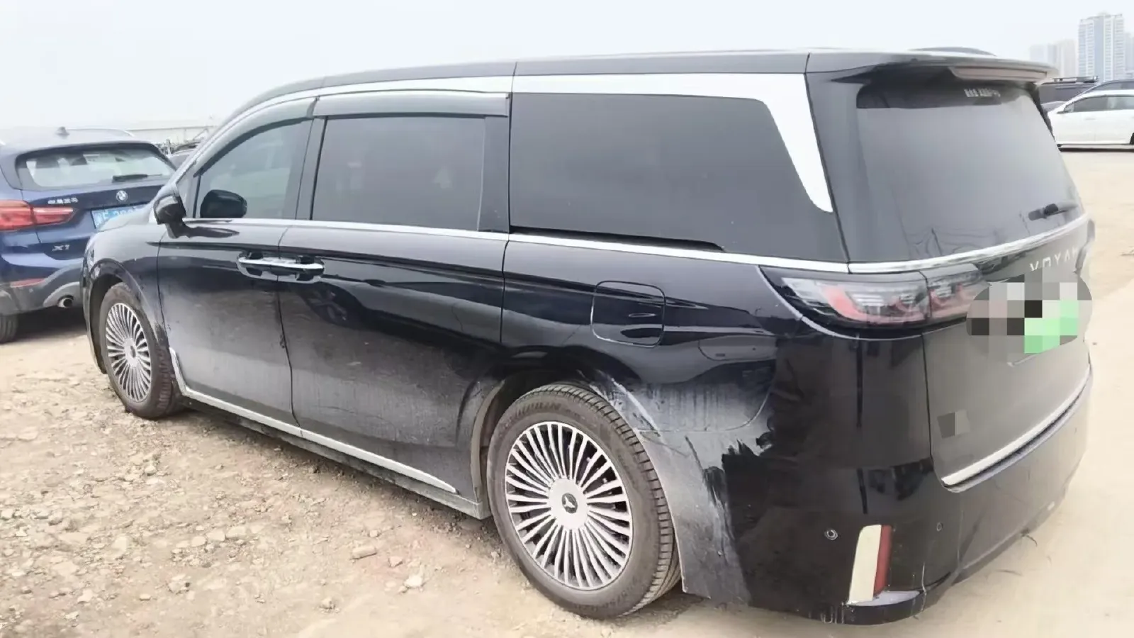 2025 Voyah Dream 1.5T 150HP L4 PHEV 41.7KWH,autocango,china used car exporter,china ev exporter,chinese used car exporter,chinese used ev exporter