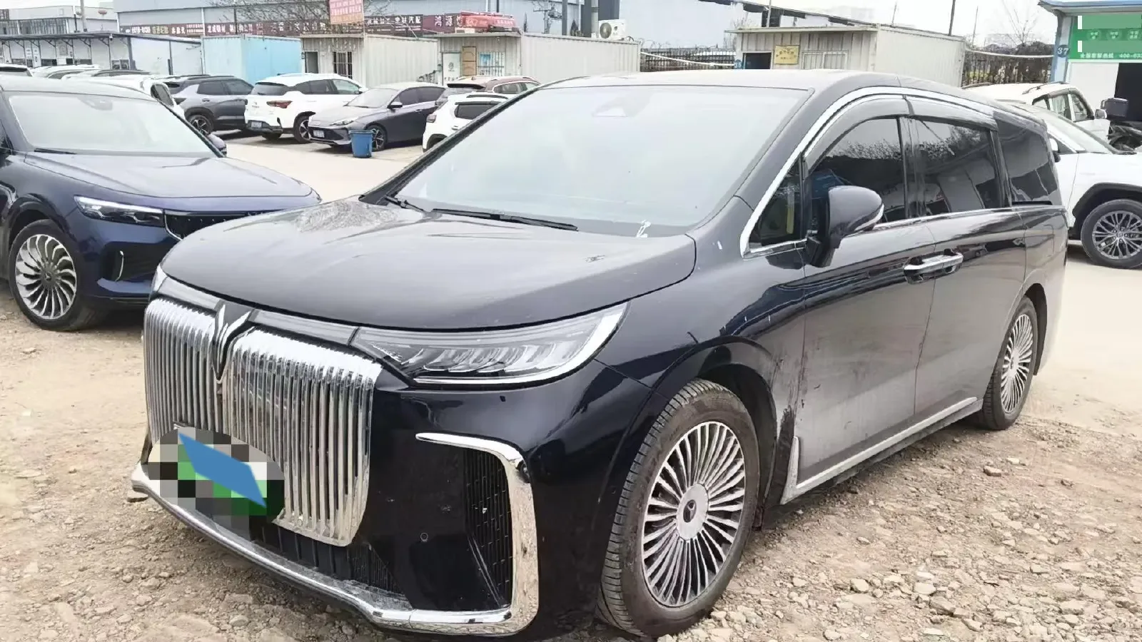 2025 Voyah Dream 1.5T 150HP L4 PHEV 41.7KWH,autocango,china used car exporter,china ev exporter,chinese used car exporter,chinese used ev exporter