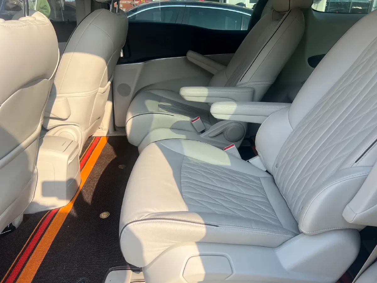 2022 Buick GL8 2.0T 237HP L4 9AT,autocango,china used car exporter,china ev exporter,chinese used car exporter,chinese used ev exporter