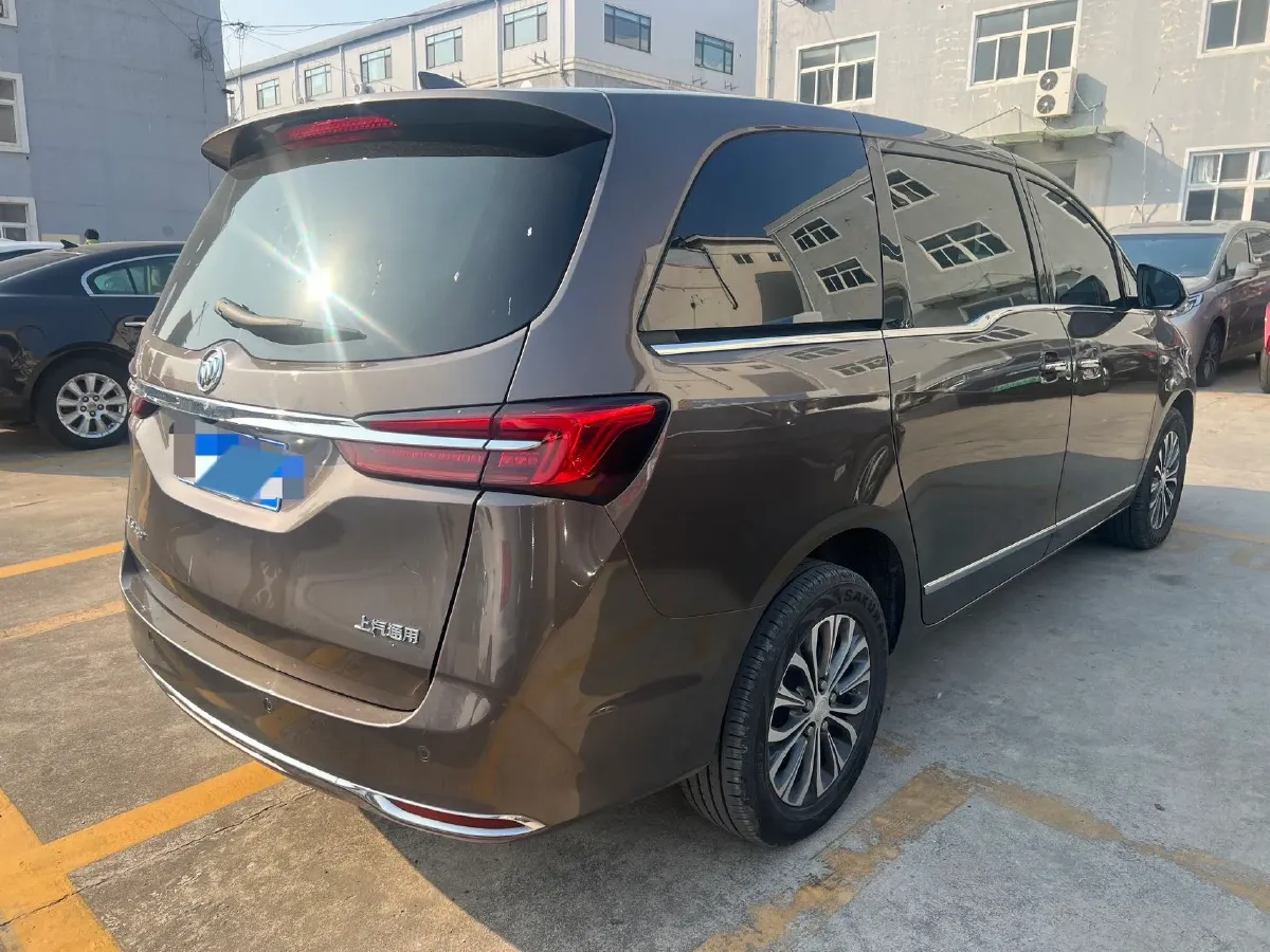 2022 Buick GL8 2.0T 237HP L4 9AT,autocango,china used car exporter,china ev exporter,chinese used car exporter,chinese used ev exporter