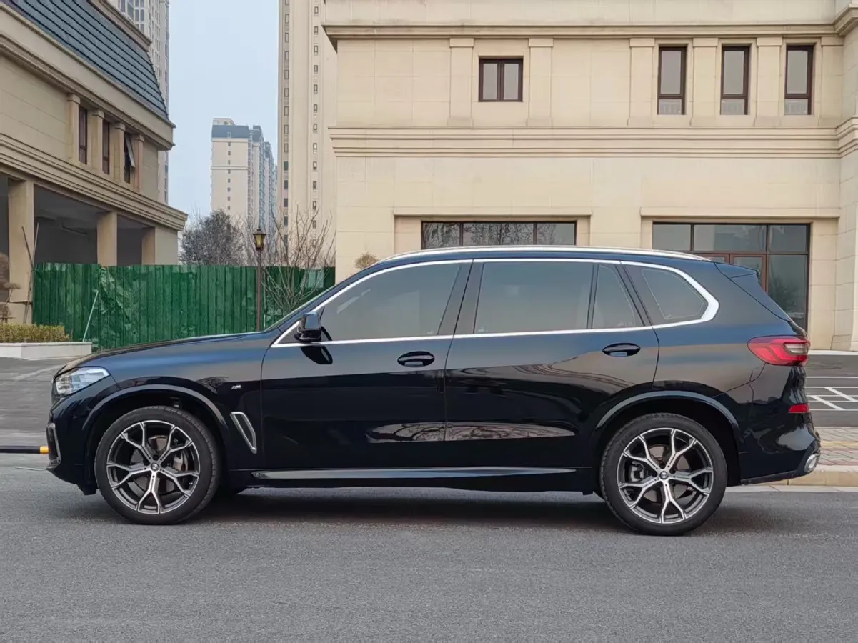 2022 BMW X5 3.0T 333HP L6 8AT,autocango,china used car exporter,china ev exporter,chinese used car exporter,chinese used ev exporter