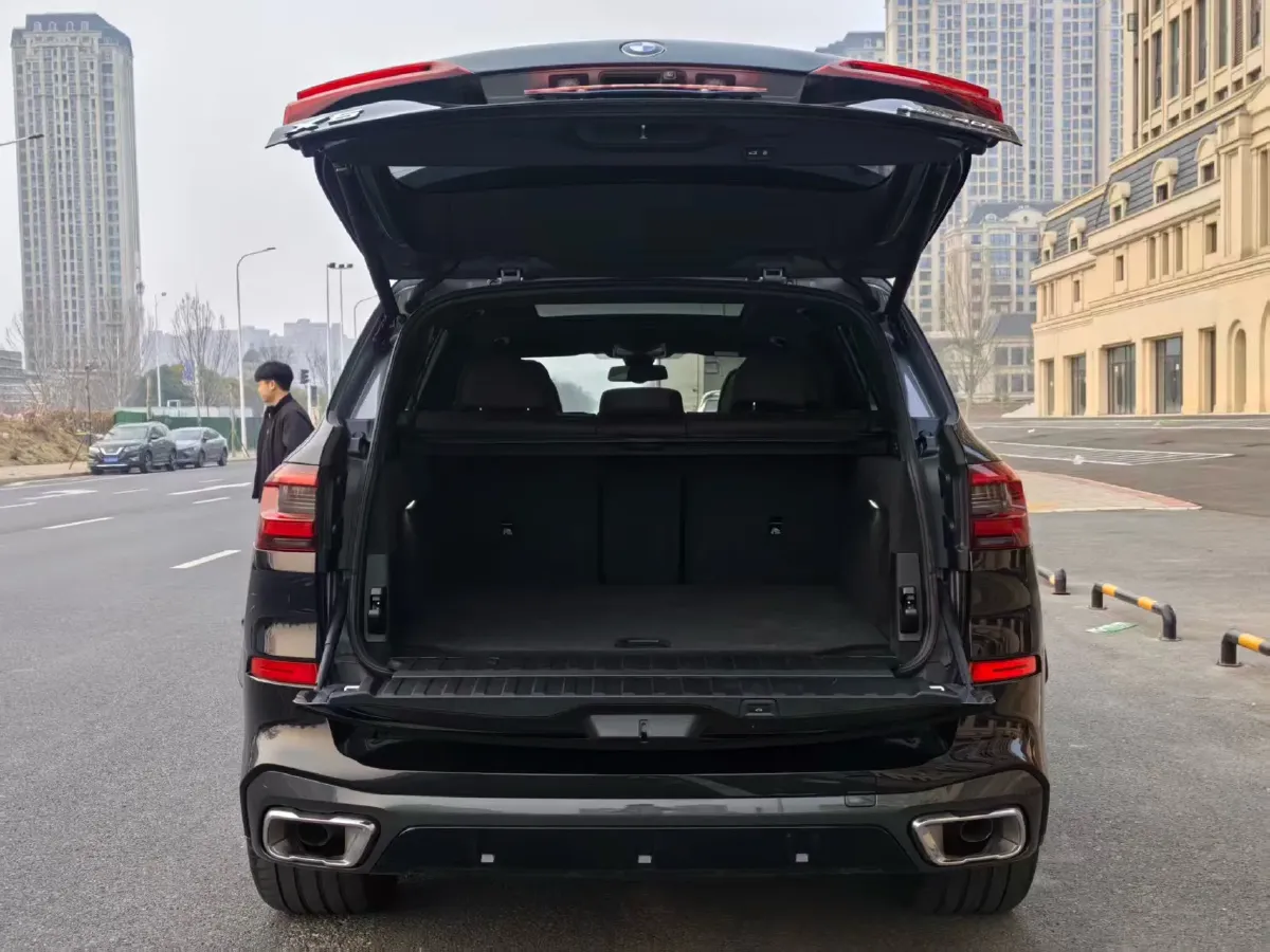 2022 BMW X5 3.0T 333HP L6 8AT,autocango,china used car exporter,china ev exporter,chinese used car exporter,chinese used ev exporter