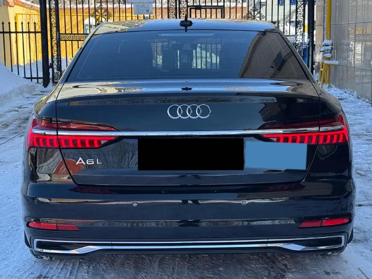 2024 Audi A6L 2.0T 245HP L4 7DCT,autocango,china used car exporter,china ev exporter,chinese used car exporter,chinese used ev exporter