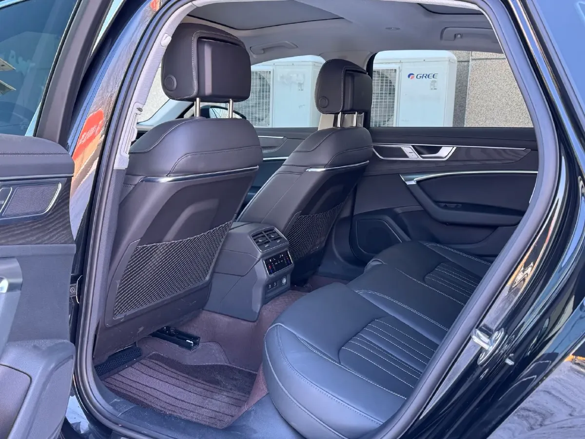 2024 Audi A6L 2.0T 245HP L4 7DCT,autocango,china used car exporter,china ev exporter,chinese used car exporter,chinese used ev exporter