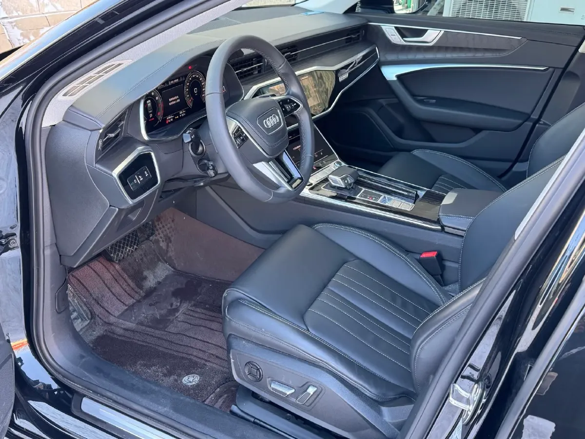 2024 Audi A6L 2.0T 245HP L4 7DCT,autocango,china used car exporter,china ev exporter,chinese used car exporter,chinese used ev exporter