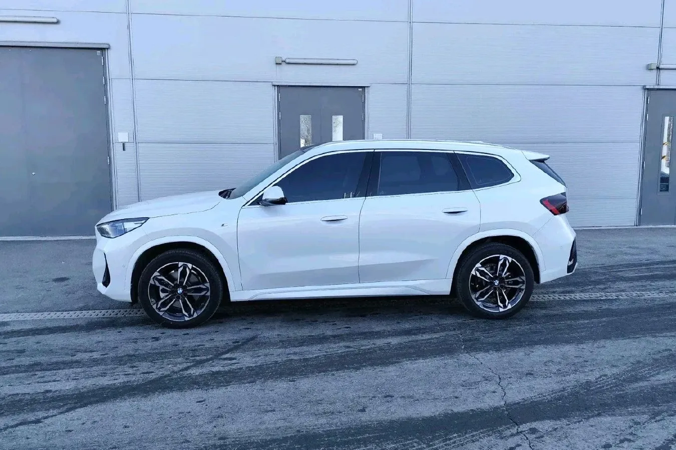 2025 BMW X1 2.0T 204HP L4 7DCT,autocango,china used car exporter,china ev exporter,chinese used car exporter,chinese used ev exporter