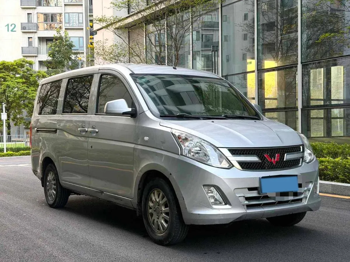 2019 WuLing RongGuang V 1.5L 99HP L4 6MT,autocango,china used car exporter,china ev exporter,chinese used car exporter,chinese used ev exporter