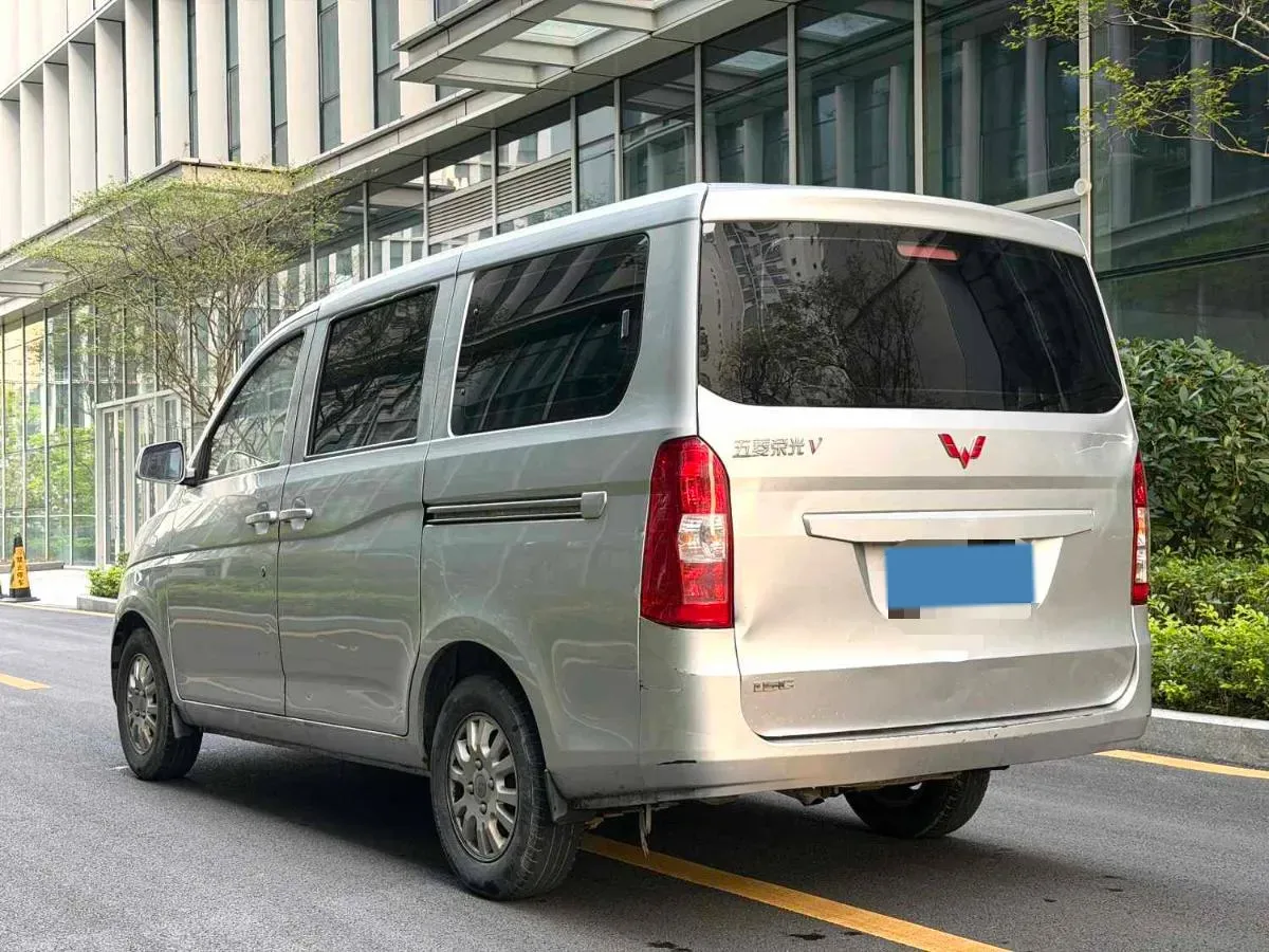 2019 WuLing RongGuang V 1.5L 99HP L4 6MT,autocango,china used car exporter,china ev exporter,chinese used car exporter,chinese used ev exporter
