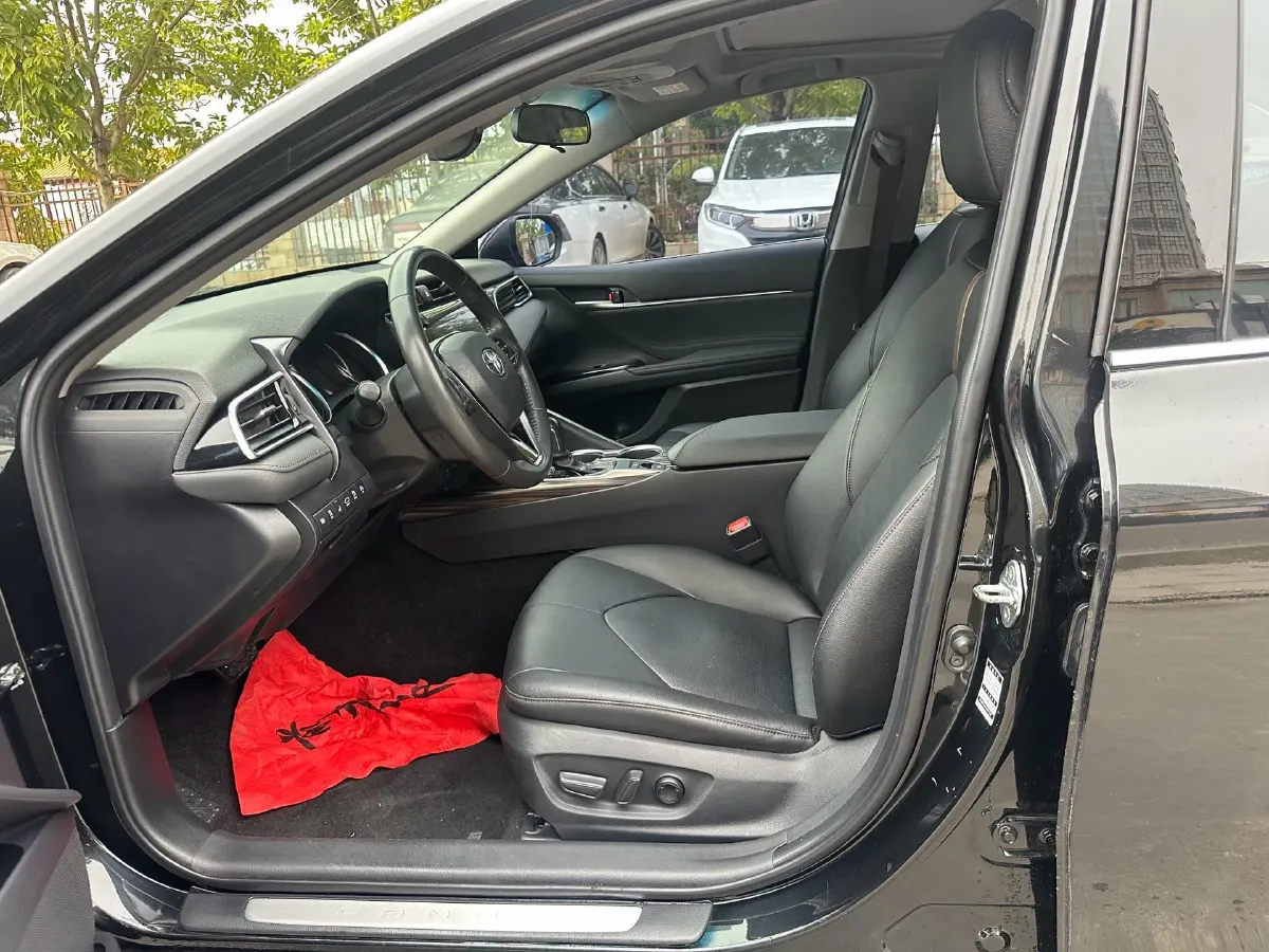 2019 Toyota Camry 2.0L 178HP L4 CVT,autocango,china used car exporter,china ev exporter,chinese used car exporter,chinese used ev exporter