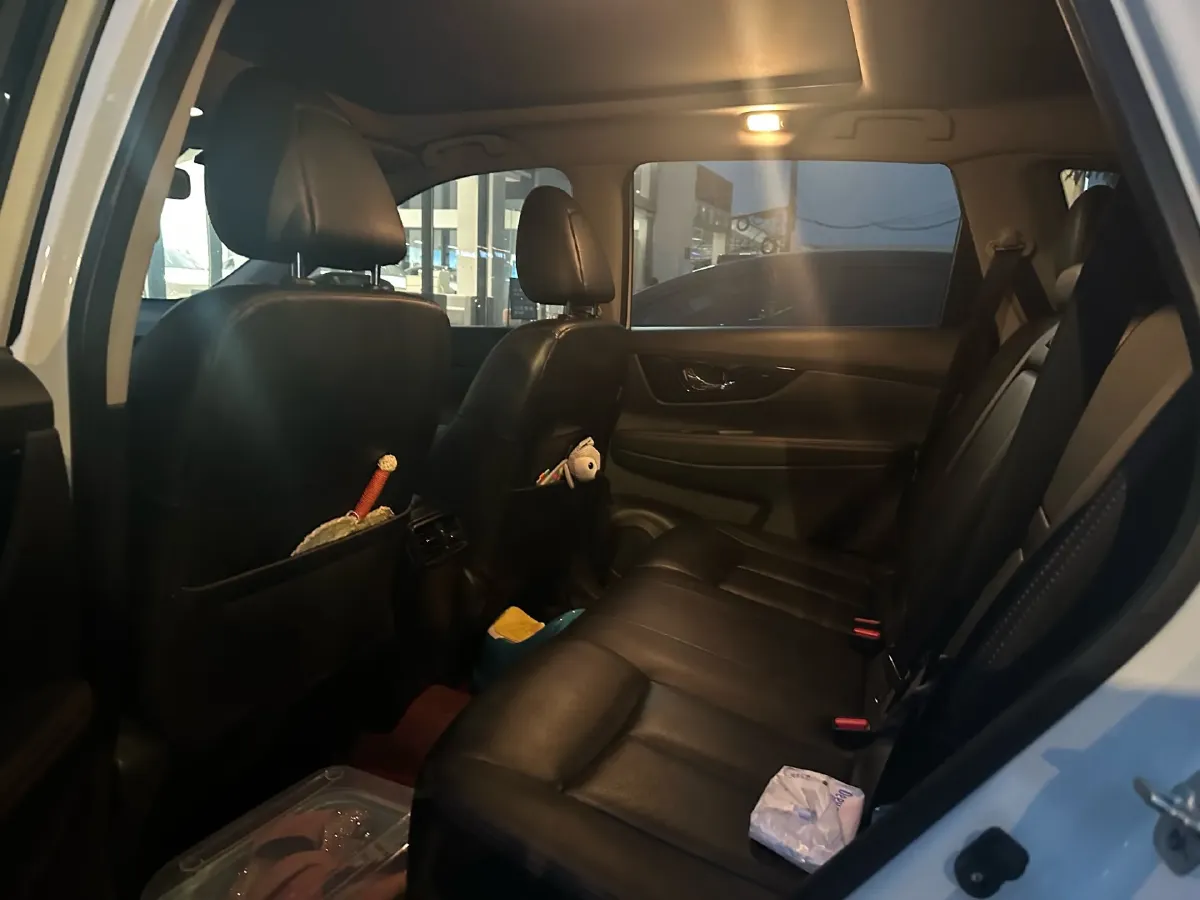 2020 Nissan X-Trail 2.5L 186HP L4 CVT,autocango,china used car exporter,china ev exporter,chinese used car exporter,chinese used ev exporter