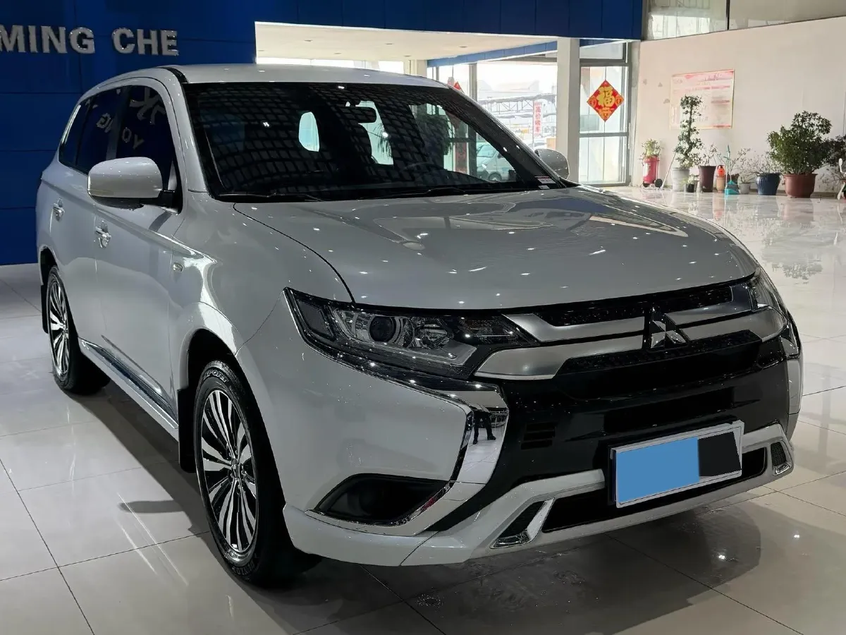 2021 Mitsubishi Outlander 2.0L 166HP L4 CVT,autocango,china used car exporter,china ev exporter,chinese used car exporter,chinese used ev exporter