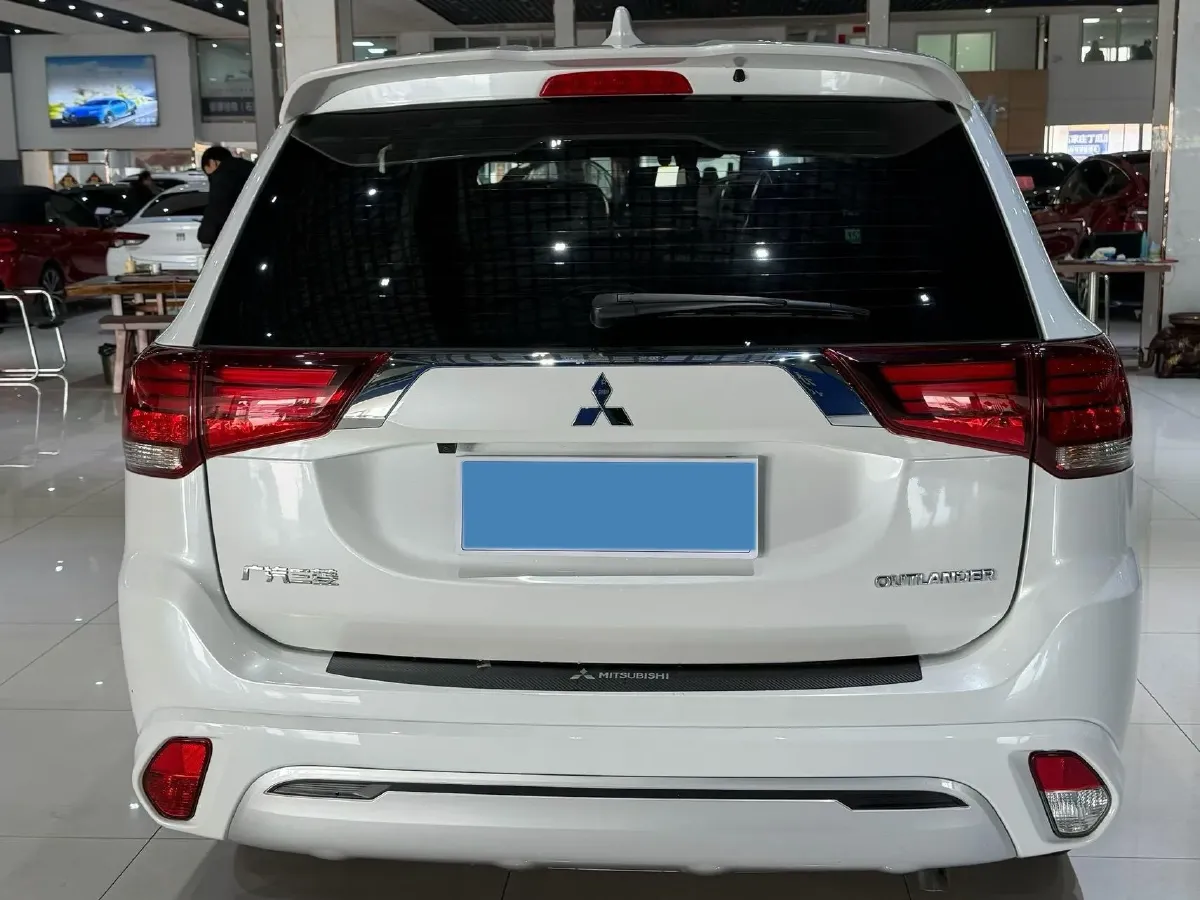 2021 Mitsubishi Outlander 2.0L 166HP L4 CVT,autocango,china used car exporter,china ev exporter,chinese used car exporter,chinese used ev exporter