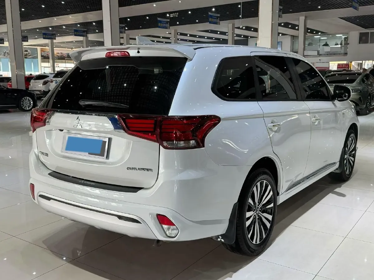 2021 Mitsubishi Outlander 2.0L 166HP L4 CVT,autocango,china used car exporter,china ev exporter,chinese used car exporter,chinese used ev exporter