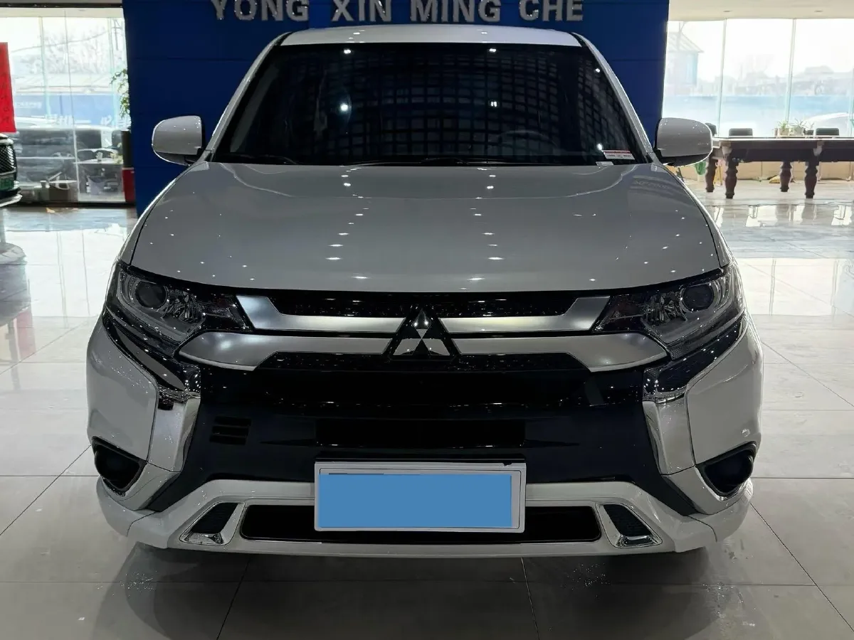 2021 Mitsubishi Outlander 2.0L 166HP L4 CVT,autocango,china used car exporter,china ev exporter,chinese used car exporter,chinese used ev exporter
