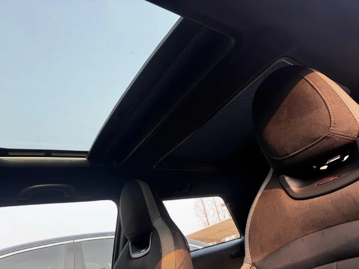 2023 MINI JCW 2.0T 231HP L4 8AT,autocango,china used car exporter,china ev exporter,chinese used car exporter,chinese used ev exporter