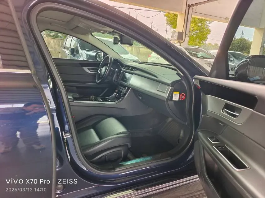 2019 Mercedes-Benz GLA Class 2.0T 211HP L4 7DCT,autocango,china used car exporter,china ev exporter,chinese used car exporter,chinese used ev exporter