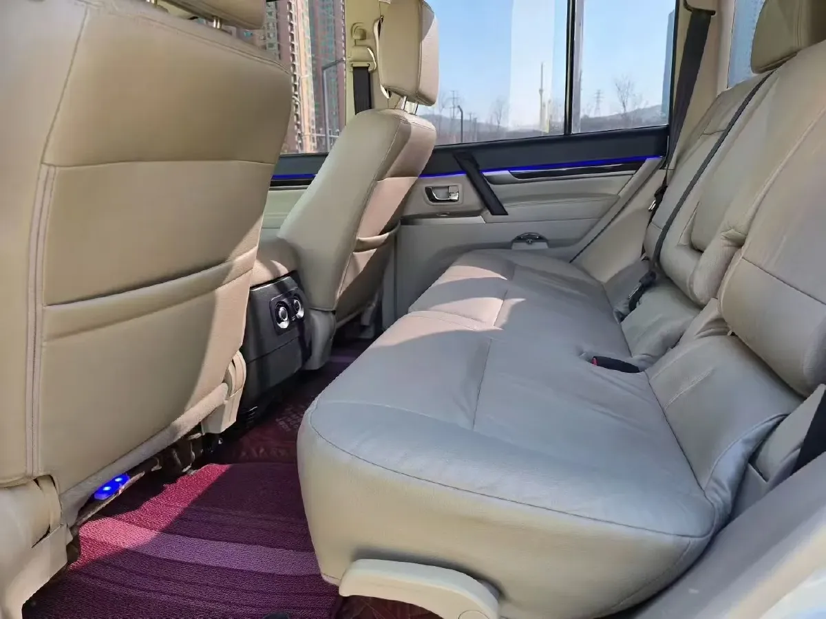 2017 Honda Jade 1.8L 141HP L4 5AT,autocango,china used car exporter,china ev exporter,chinese used car exporter,chinese used ev exporter