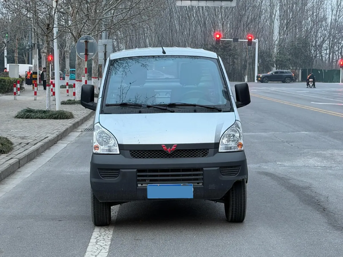 2023 WuLing RongGuang Mini Truck 1.5L 102HP L4 5MT,autocango,china used car exporter,china ev exporter,chinese used car exporter,chinese used ev exporter