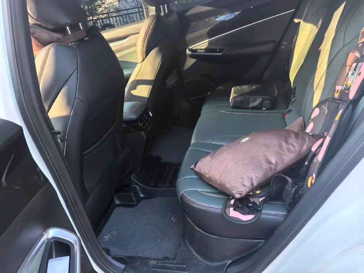 2024 Geely Azkarra 1.5T 181HP L4 7DCT,autocango,china used car exporter,china ev exporter,chinese used car exporter,chinese used ev exporter