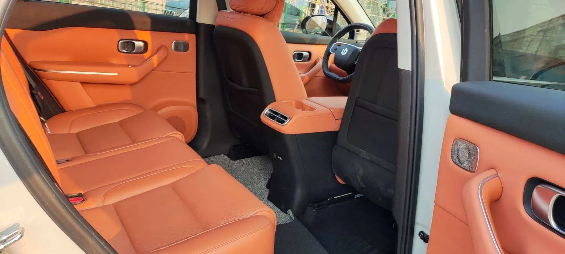 2024 Leapmotor C10 1.5L 95HP L4 REEV 28.4KWH,autocango,china used car exporter,china ev exporter,chinese used car exporter,chinese used ev exporter