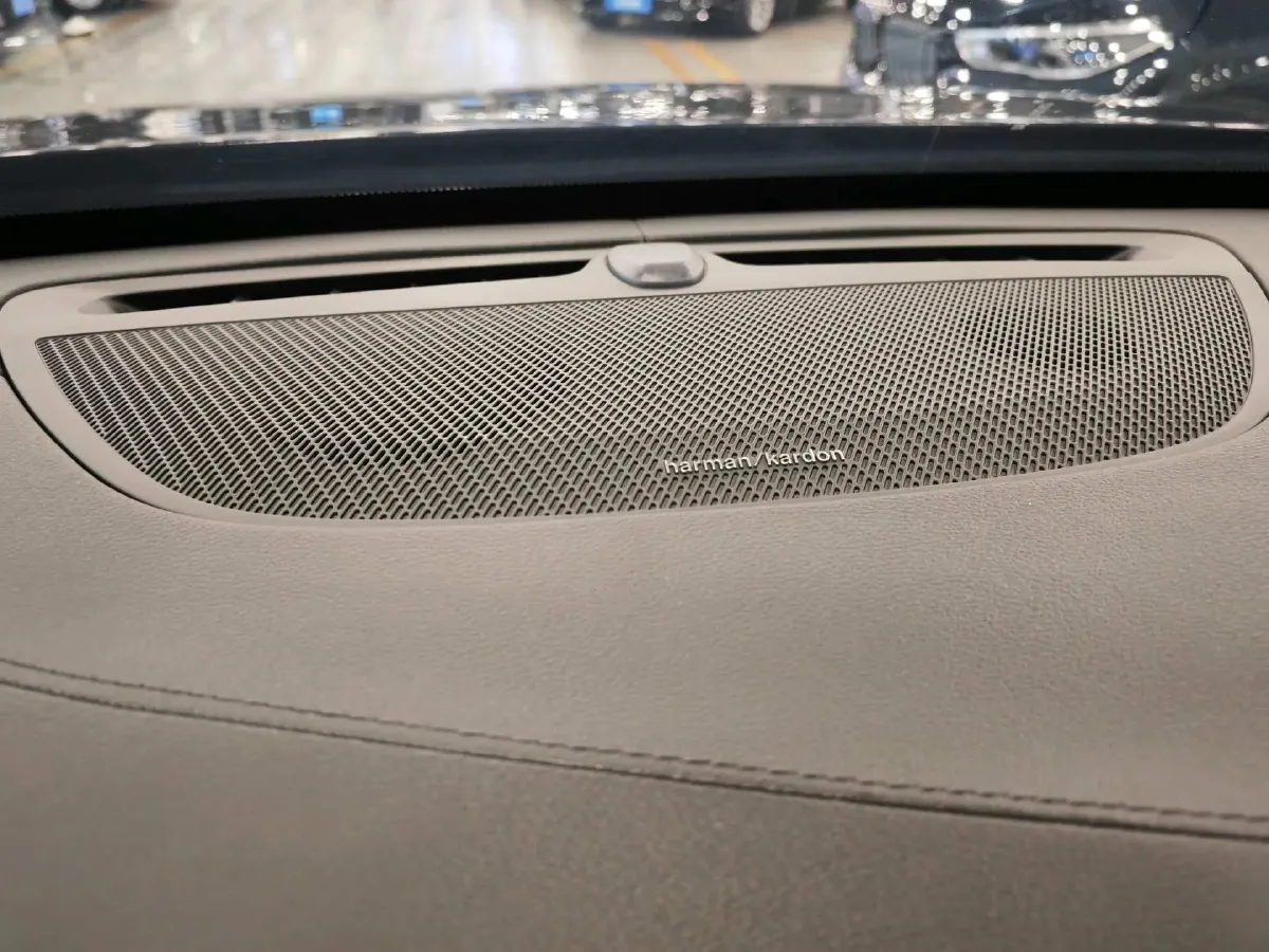 2019 Volvo XC90 2.0T 320HP L4 8AT,autocango,china used car exporter,china ev exporter,chinese used car exporter,chinese used ev exporter