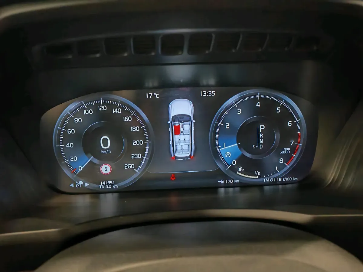 2019 Volvo XC90 2.0T 320HP L4 8AT,autocango,china used car exporter,china ev exporter,chinese used car exporter,chinese used ev exporter