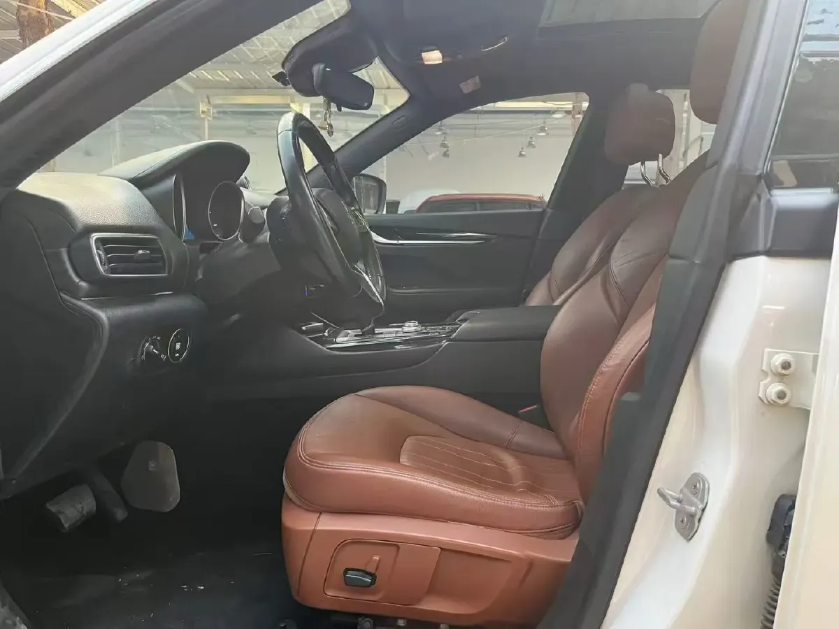 2018 Jaguar XJ 3.0T 340HP V6 8AT,autocango,china used car exporter,china ev exporter,chinese used car exporter,chinese used ev exporter