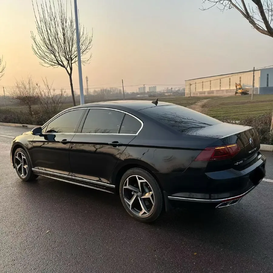 2025 Volkswagen Magotan 2.0T 186HP L4 7DCT,autocango,china used car exporter,china ev exporter,chinese used car exporter,chinese used ev exporter