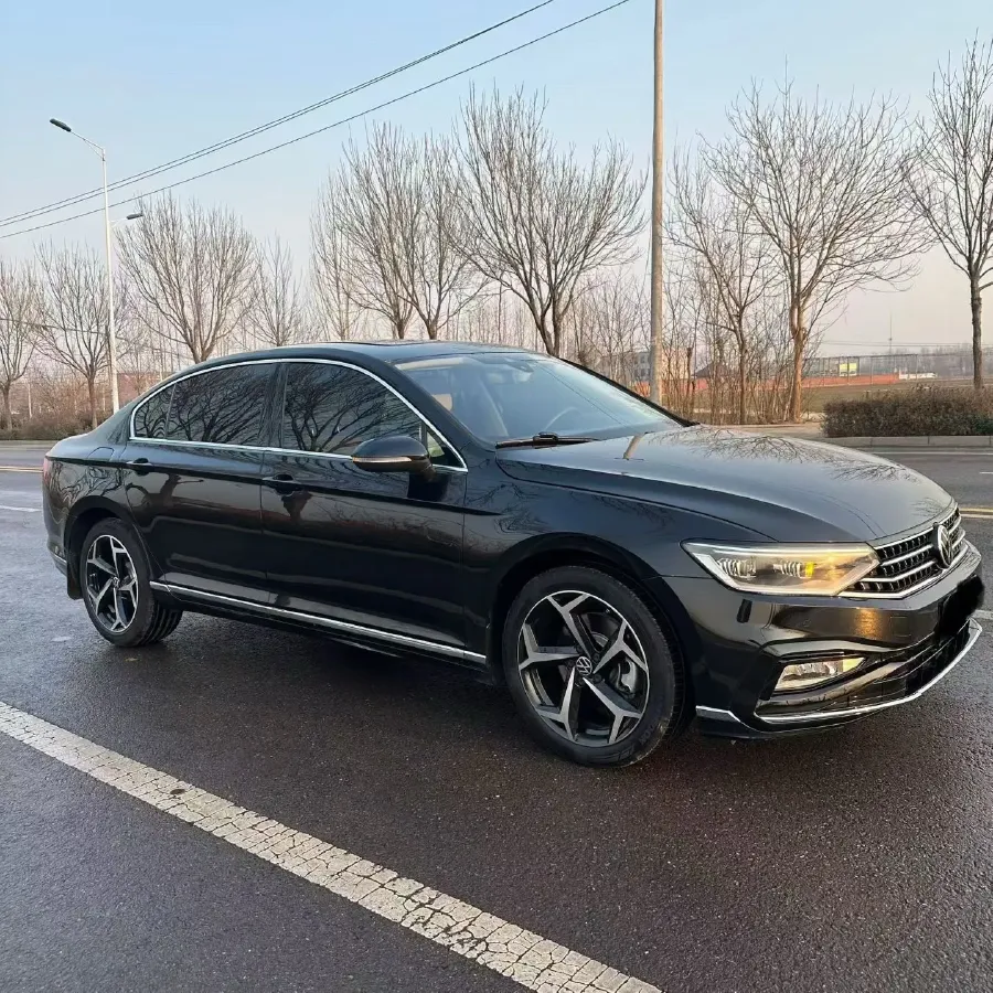 2025 Volkswagen Magotan 2.0T 186HP L4 7DCT,autocango,china used car exporter,china ev exporter,chinese used car exporter,chinese used ev exporter