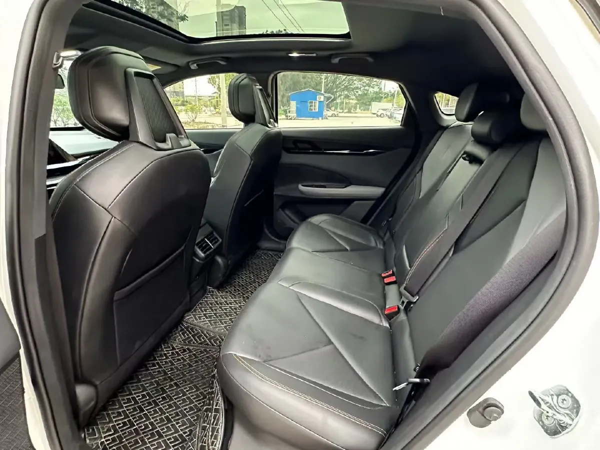 2022 ChangAn UNI-V 1.5T 188HP L4 7DCT,autocango,china used car exporter,china ev exporter,chinese used car exporter,chinese used ev exporter