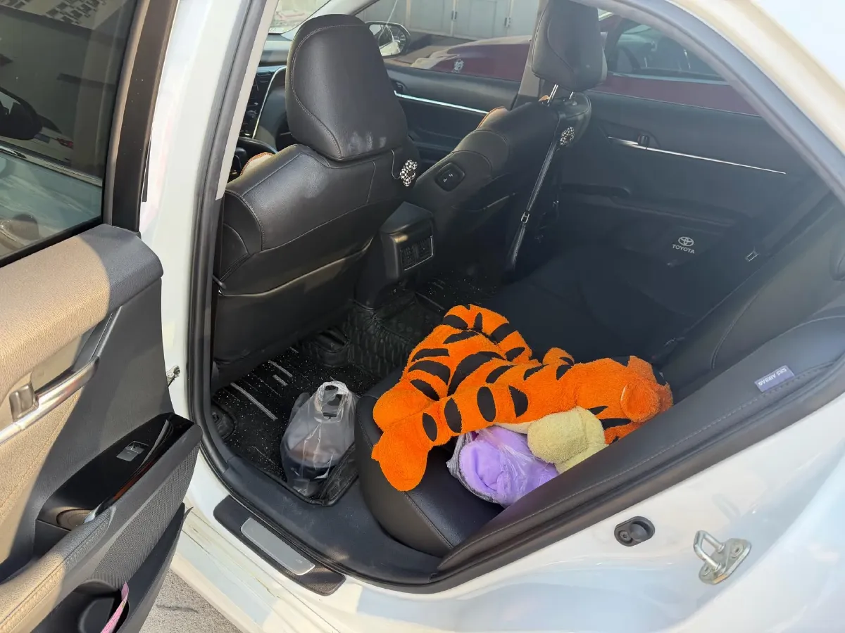 2021 Toyota Camry 2.5L 209HP L4 8AT,autocango,china used car exporter,china ev exporter,chinese used car exporter,chinese used ev exporter