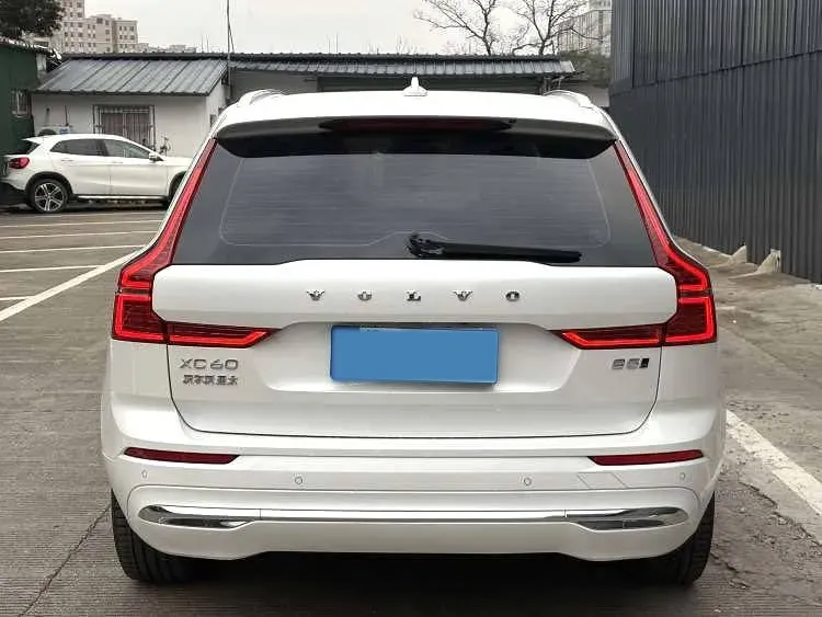2023 Volvo XC60 2.0T 250HP L4 8AT,autocango,china used car exporter,china ev exporter,chinese used car exporter,chinese used ev exporter
