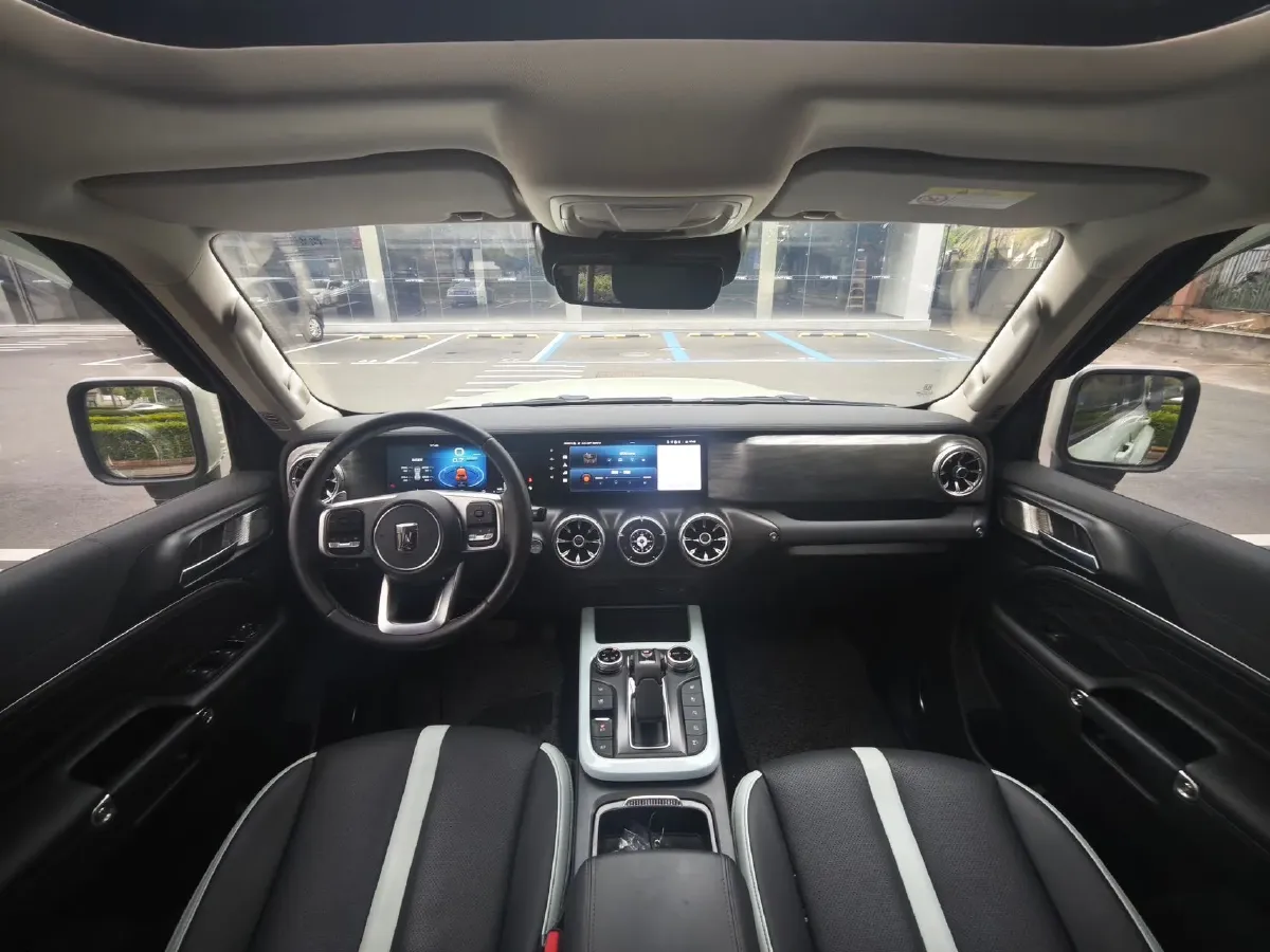 2023 Tank 300 2.0T 227HP L4 8AT,autocango,china used car exporter,china ev exporter,chinese used car exporter,chinese used ev exporter