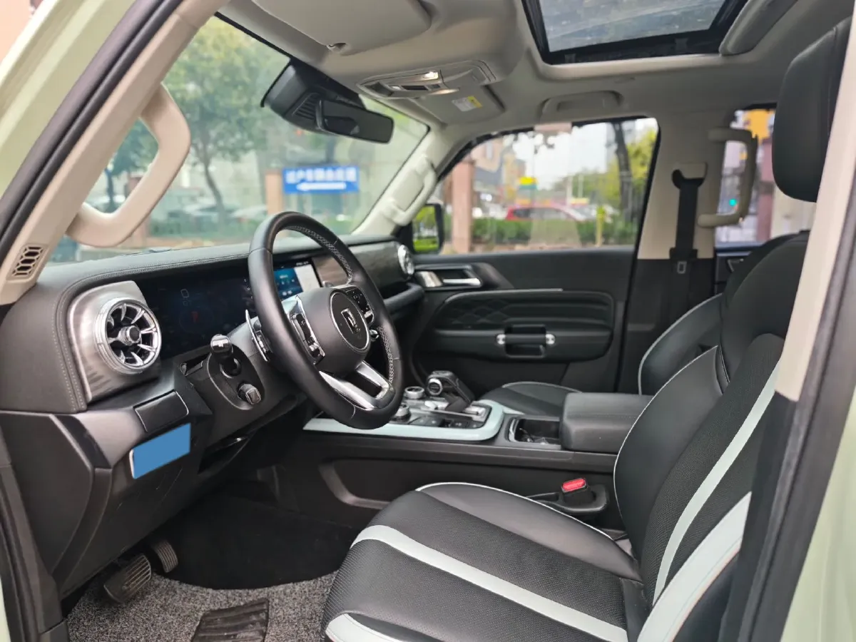 2023 Tank 300 2.0T 227HP L4 8AT,autocango,china used car exporter,china ev exporter,chinese used car exporter,chinese used ev exporter