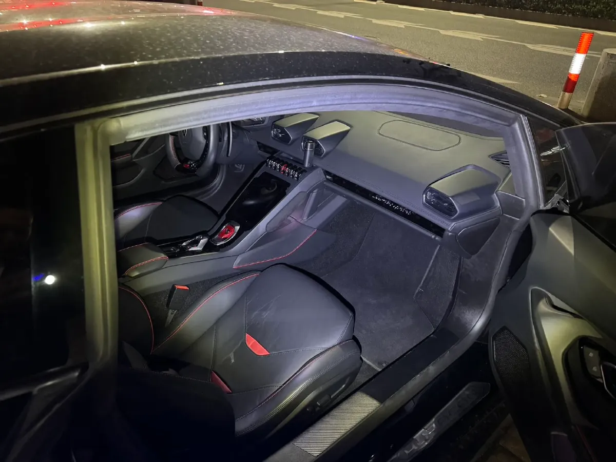 2020 Lamborghini Huracán 5.2L 611HP V10 7DCT,autocango,china used car exporter,china ev exporter,chinese used car exporter,chinese used ev exporter