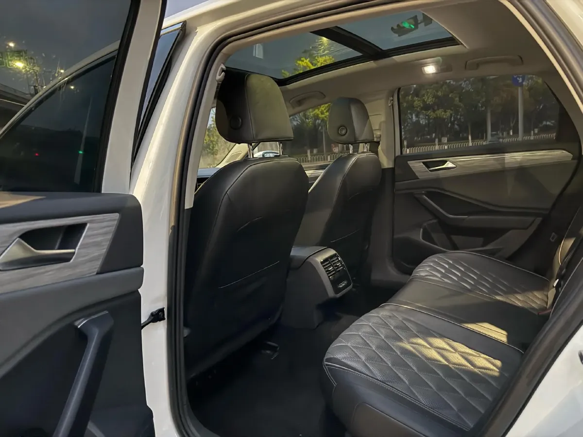 2022 Volkswagen Sagitar 1.2T 116HP L4 7DCT,autocango,china used car exporter,china ev exporter,chinese used car exporter,chinese used ev exporter