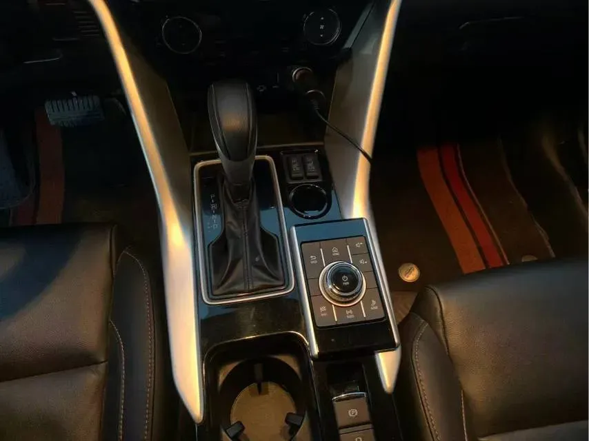 2019 Mitsubishi Eclipse Cross 1.5T 170HP L4 CVT,autocango,china used car exporter,china ev exporter,chinese used car exporter,chinese used ev exporter