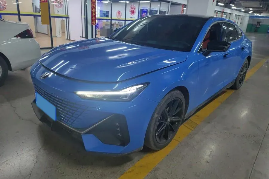 2022 ChangAn UNI-V 1.5T 188HP L4 7DCT,autocango,china used car exporter,china ev exporter,chinese used car exporter,chinese used ev exporter