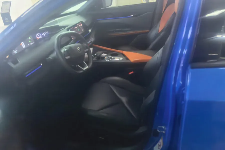 2022 ChangAn UNI-V 1.5T 188HP L4 7DCT,autocango,china used car exporter,china ev exporter,chinese used car exporter,chinese used ev exporter