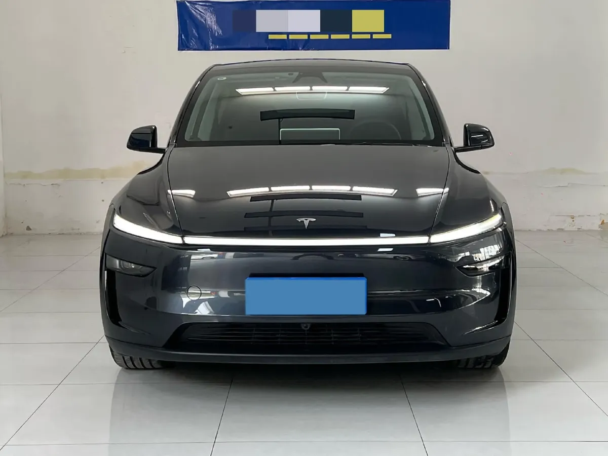 2025 Tesla Model Y BEV 62.5KWH,autocango,china used car exporter,china ev exporter,chinese used car exporter,chinese used ev exporter