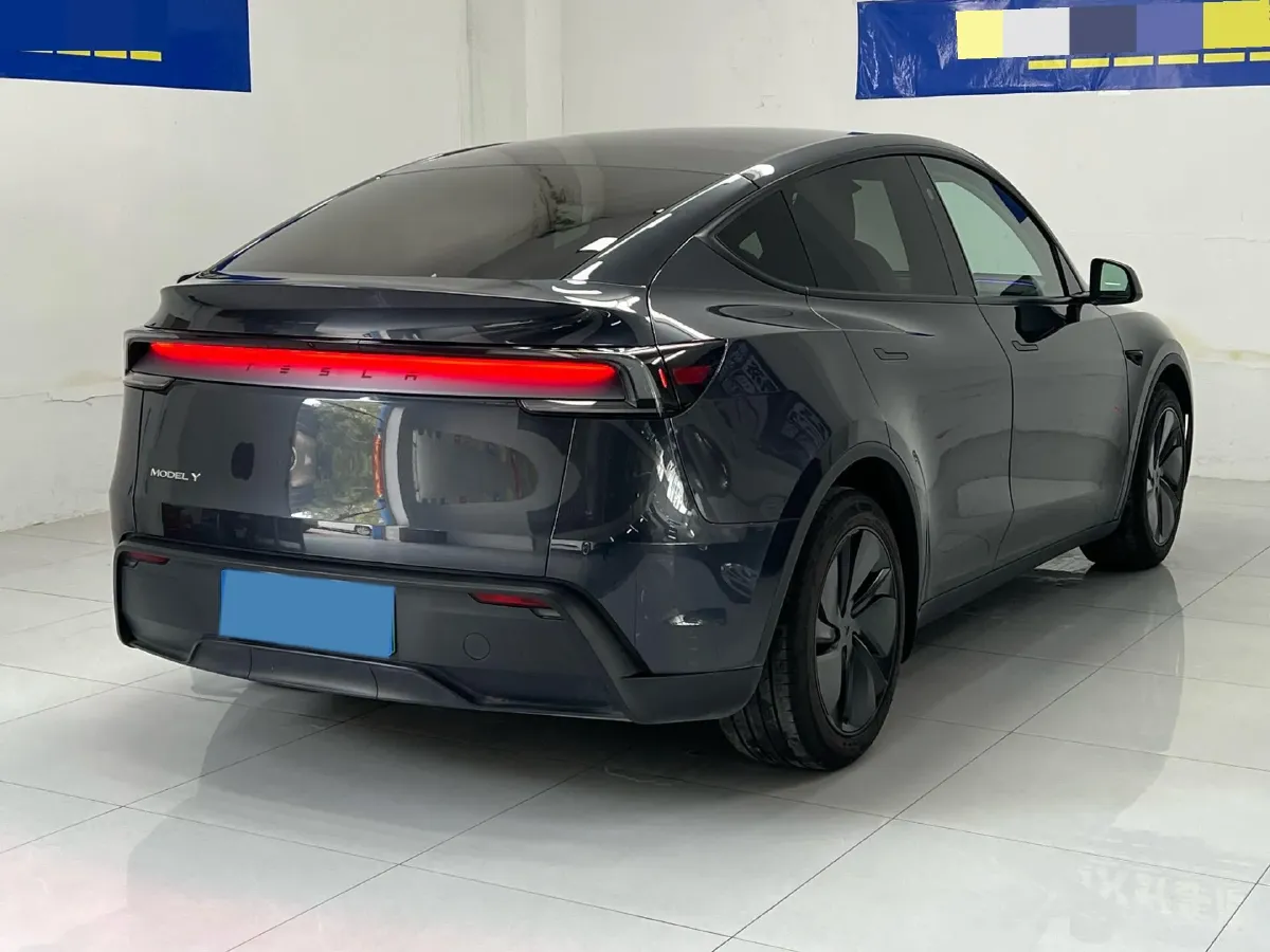2025 Tesla Model Y BEV 62.5KWH,autocango,china used car exporter,china ev exporter,chinese used car exporter,chinese used ev exporter